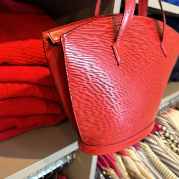 Authentic Louis Vuitton Epi Leather Saint Jaques shoulder bag - Picture 3 of 11